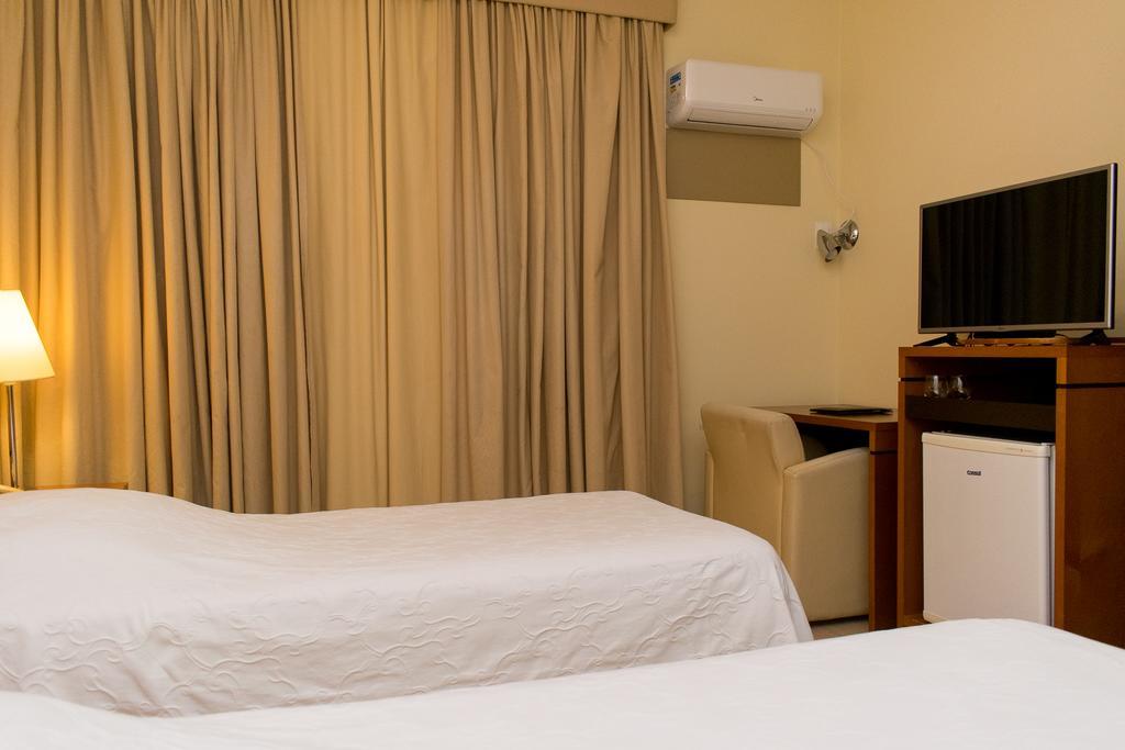 Hotel Jacques Georges Business Pelotas Esterno foto