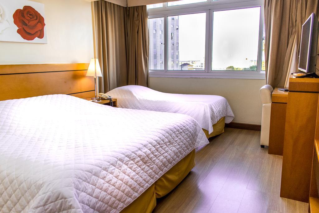 Hotel Jacques Georges Business Pelotas Esterno foto
