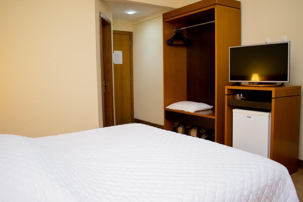 Hotel Jacques Georges Business Pelotas Esterno foto